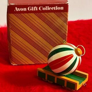 🎄Vintage Avon Gift Collection Wooden Christmas Tree Ornament Train Like New 1987